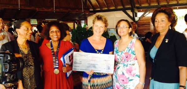 Nathalie GENELOT reçoit le “Prix Femme Chef d’Entreprise” Martinique 2014.